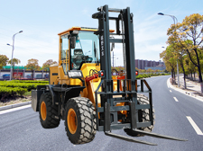 Cross-country Forklift